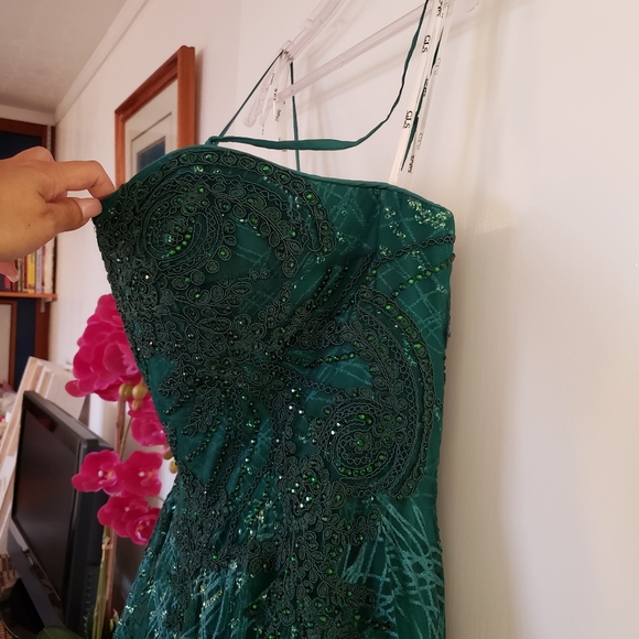 Gorgeous Emerald Green Prom Dress **Like New, Used 1x** - Picture 2 of 11